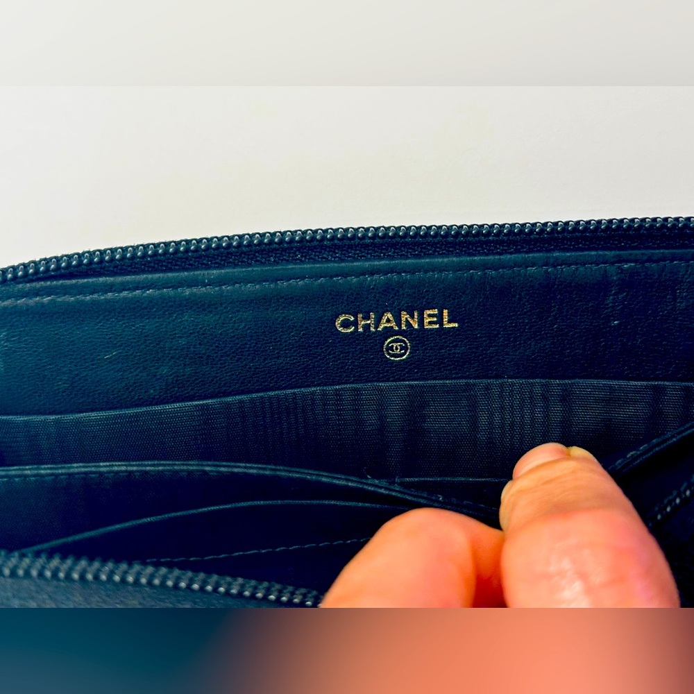 CHANEL Black Caviar Leather Zip-Around Wallet with Gold-Tone Hardware - Picture 5 of 13